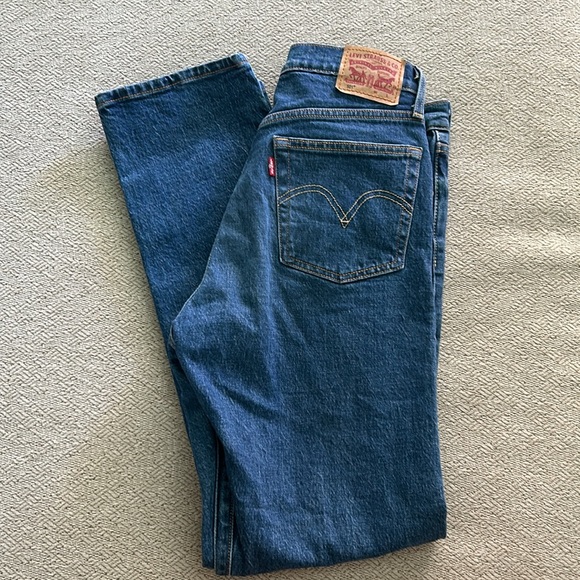 Women’s Levi 501’s Jeans - Picture 3 of 5
